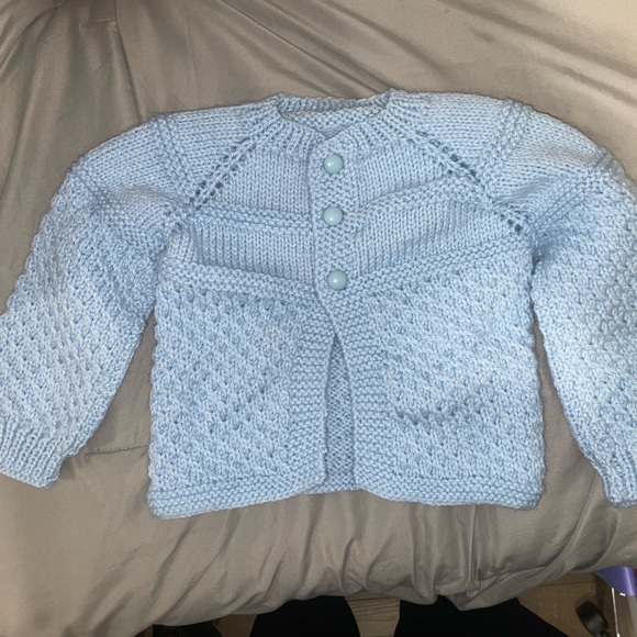 Sweaters - Picture 15 of 15